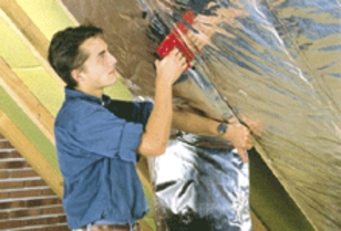 hellend dak isoleren